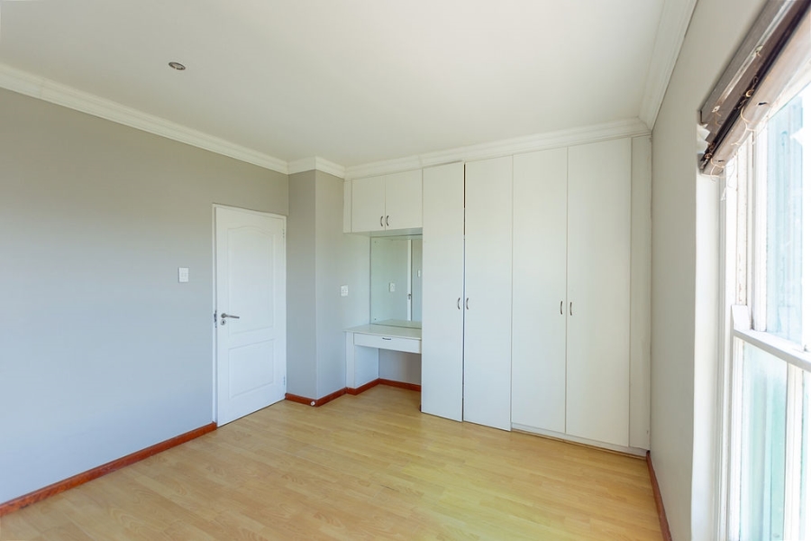 5 Bedroom Property for Sale in Mykonos Western Cape